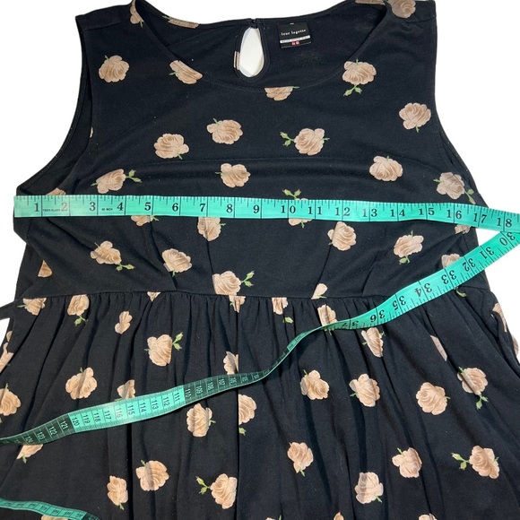 Uniqlo Rose Print Peplum Top size L - Picture 13 of 15